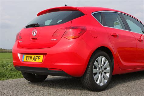 Used Vauxhall Astra Hatchback 2009 2015 Review Parkers