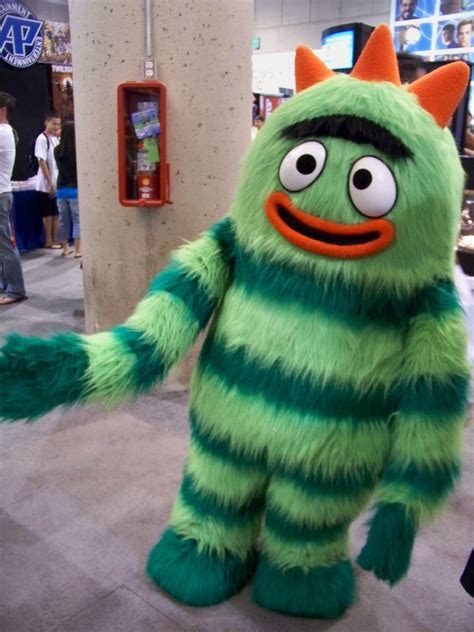 From playing superheroes to going underground to meet the oskie bugs to setting up circus in gabbaland, new musical adventures await with dj lance rock and the gang! Brobee from Yo Gabba Gabba! at San Diego Comic-Con Interna ...