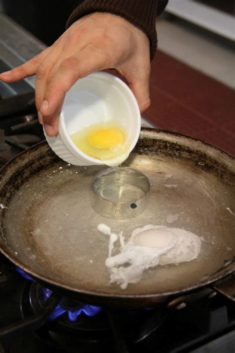 Perfect Poached Eggs With Step By Step Photos And Instructions Jamie