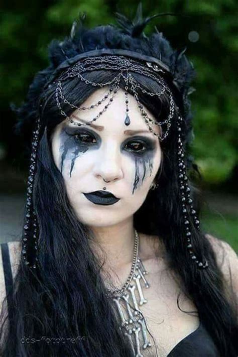12 Gothic Halloween Makeup Ideas Styles And Looks 2018 Idea Halloween