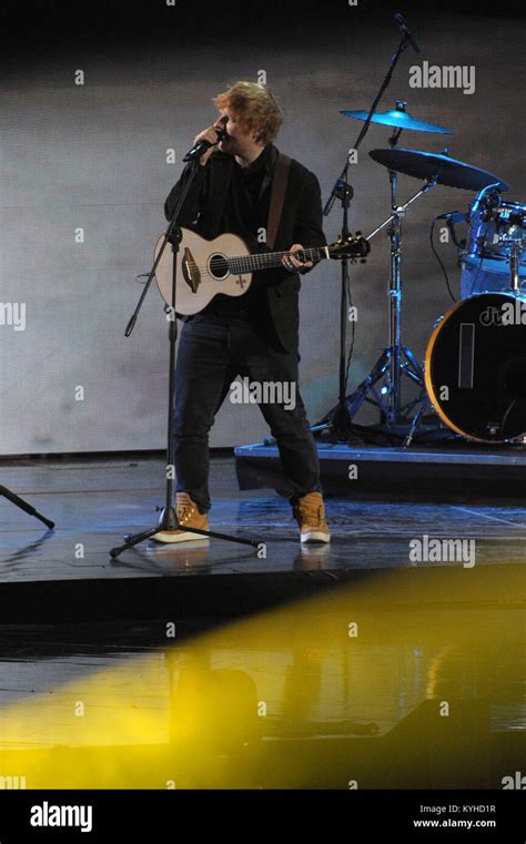Ed Sheeran Esegue Live In Italia Del Fattore X Con Finale Ed Sheeran