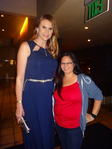 Erika Ervin Tall Amazon Eve The Worlds Tallest Model Cattle Dead In