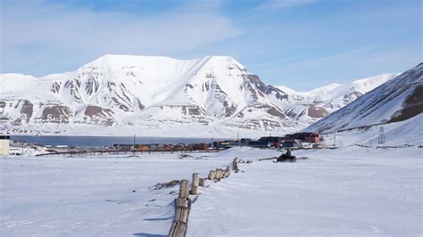 4 Day Partially Guided Best Of Svalbard Winter Express Nordic Visitor