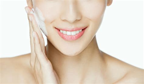 Proper and regular face washing clears skin pores of impurities, allowing the sebum oil to reach the surface and decreasing the chances of skin breakout. How to Wash Your Face When You Have Dry Skin | StyleCaster