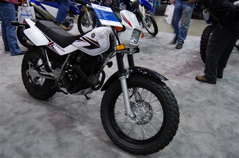 Claimed horsepower was 26.02 hp (19.4 kw) @ 8000 rpm. File:2010 Yamaha TW200 at the 2009 Seattle International ...