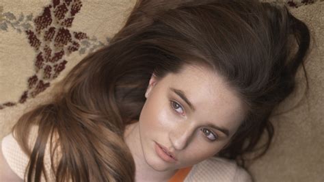 Kaitlyn Dever Nude Pics Page 1