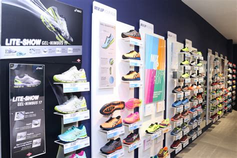 Lot s143, 2nd floor (opposite isetan, old wing), 1 utama shopping center. ASICS launches specialty store in One Utama - HardwareZone ...