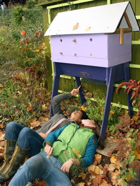 The top bar hive has an interesting history. Beekeeping Methods: Top-Bar Hives | DIY