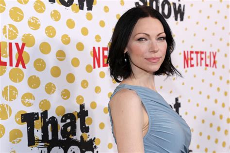 that 90s show stars praise laura prepon s directing in netflix show