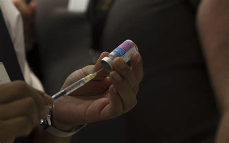 En todos los centros de atención primaria de. Alerta Cofepris por venta de vacuna falsificada contra la ...