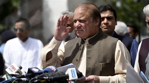 pakistan pm nawaz sharif forced out over corruption claims