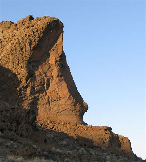 Wave Cut Cliffs Wave Erosion In The Desert Is Strange Sigh Flickr
