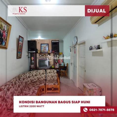 Rumah Dalam Komplek Perumahan Posisi Hook Di Belakang Hotel Aston Basuki Rahmat Di Palembang