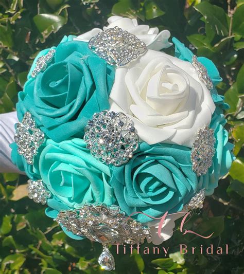 description introducing our ultra chic bridal bouquet of flowers designed with the style of