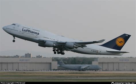 D Abvw Lufthansa Boeing 747 430 Photo By Phil Broad Id 007630