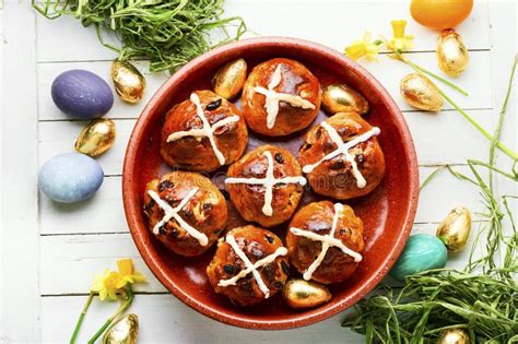 Traditional English Easter Buns Stock Image Image Of Cross Eggs