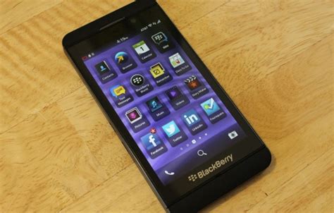 Introduction to blackberry 10 and the blackberry z10. Blackberry Z10 compare nel listino di Mediaworld a 699€