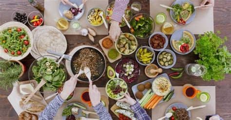 El curso aplica tanto para personas veganas o que deseen iniciarse en el veganismo, como para quienes tengan interés en el desarrollo de emprendimientos comerciales (viandas, menú para restaurantes o comedores). Curso online de cocina vegetariana 68% dto (Madrid ...