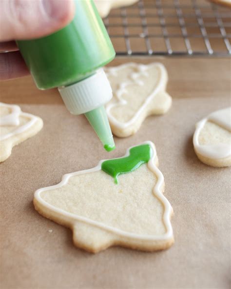 How To Decorate Cookies With Icing The Simplest Easiest Method