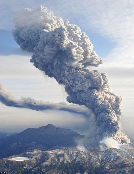 An Amazing Volcano Eruption 25 Pics