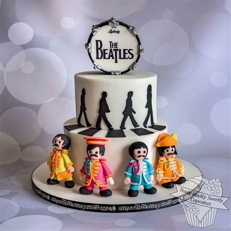 Cake 💕💕💕💕 Music Themed Cakes Music Birthday Cakes Beatles Cake