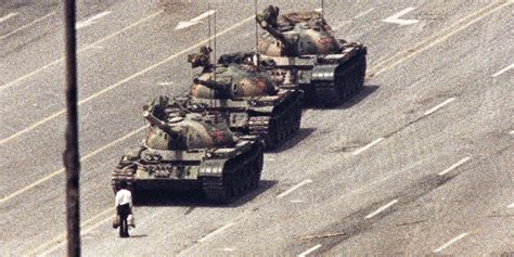Sorge Um Tiananmen Protestbilder Chinesische Firma Kauft „tank Man