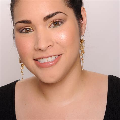 Opal) shimmering skin perfector liquid highlighter. Becca Opal Shimmering Skin Perfector Pressed Review ...
