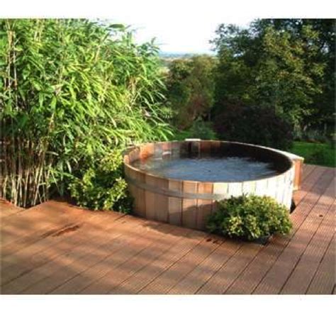Find the luxurious and refreshing option of cedar barrel hot tubs, wooden hot tubs and wood fired hot tubs at northern lights cedar tubs within your budget. Pin by Sōkhouse on Sōkhouse General Inspiration | Cedar ...