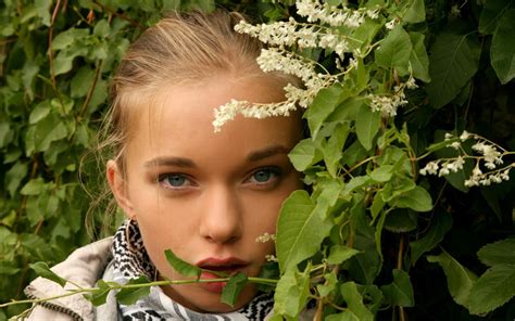 Long Haired Blue Eyed Milena D Ukrainian Blonde Model Teen Girl Wallpaper X