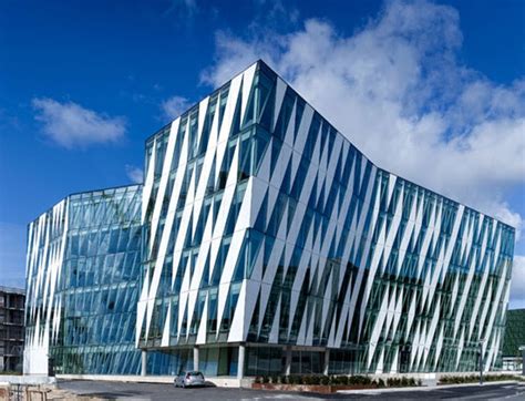 Saxo bank has a danish banking license, and as such it is subject to tougher regulations than brokers without a banking background. Amazing Headquarters Saxo Bank Office Architecture Design ...