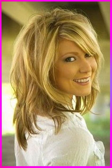 This Shoulder Length Hair With Shorter Layers On Top For Hair Ideas