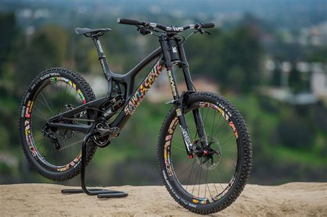With scenic canyons and mountain backdrops, mountain biking in colorado is the best you'll five of those trails have been built for downhill mountain biking, staying closed to uphill riders and all other trail users allowing for. Custom 27.5 Santa Cruz V10cc | Downhill bike, Montain bike ...
