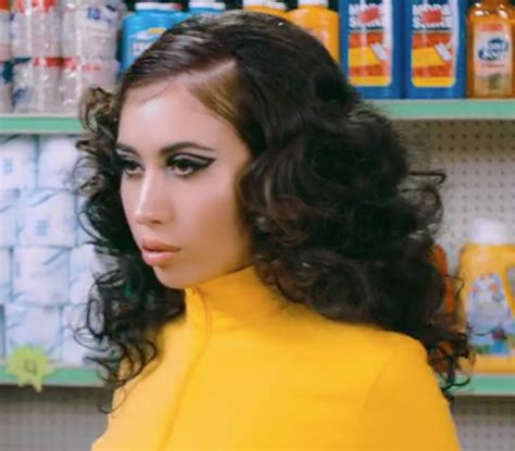 Pin By DePrEsSeDsKsK On Girl Icons In 2020 Girl Icons Kali Uchis