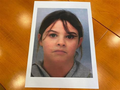 Mia montemaggi, 8 ans, de type européen, 1m30, yeux marrons et cheveux longs et bruns enlevée à les le plan alerte enlèvement déclenché pour retrouver mia, 8 ans disparue dans les vosges. Enlèvement de Mia : l'un des ravisseurs présumés arrêté ...