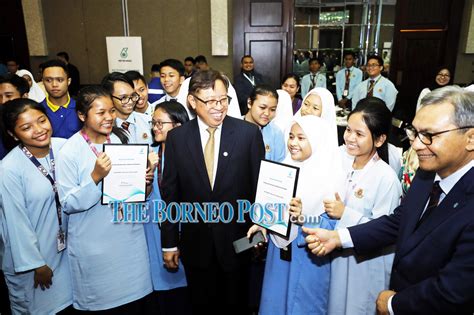 Petronas education sponsorship programme (pesp) information. Petronas presents sponsorships to 149 S'wakian students ...