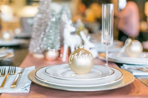 A Gorgeous Wintery Chic Holiday Party With The Avery Grace Best