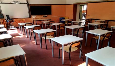 It was founded in 1998 following the model of the scuola normale superiore di pisa. BOLOGNA: 18 alunni positivi al covid, chiusa un'intera scuola