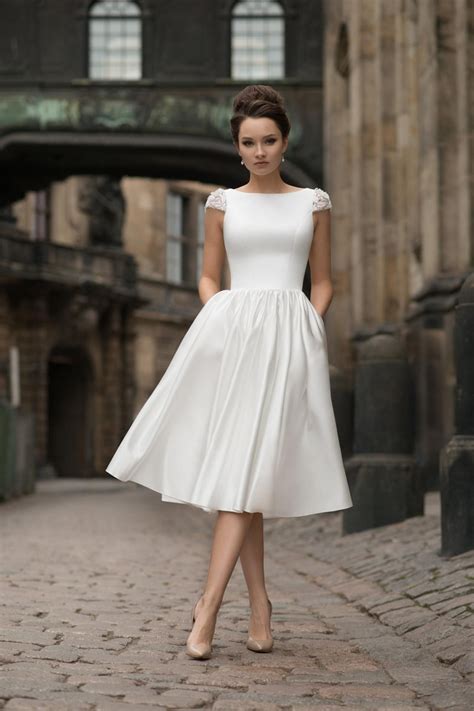 Short Elegant Simple Wedding Dress