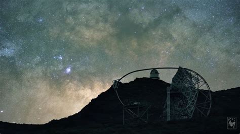 The Milky Ways Glimmering Core Captured In A Timelapse Video By Adrien