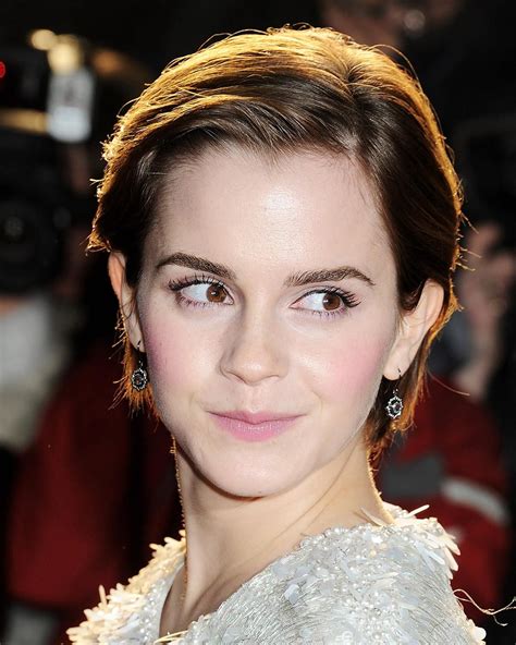 She Is So Elegant Emma Watson Short Hair Emma Watson Hair Short