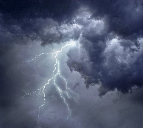 Lightning And Dark Stormy Clouds By Astoko Dipingere Nuvole Disegni