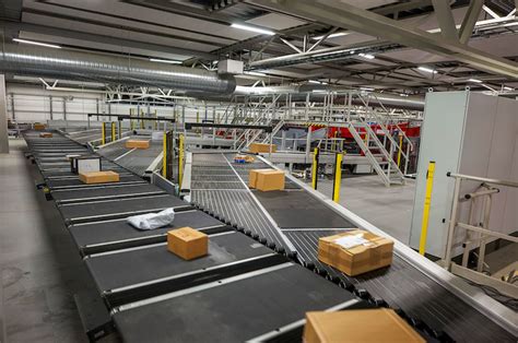 Automated Parcel Sorting An Introductory Guide BEUMER Group