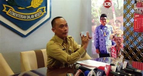 Surat pengantar ini merupakan surat ynag dikeluarkan oleh instansi atau oaring yang memiliki kewenangan seperti ketua rt. Begini Cara Bikin KTP Pindah Domisili Tanpa Surat ...