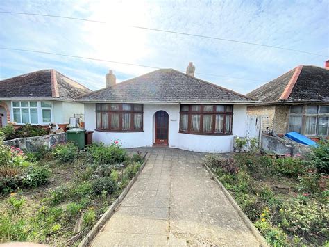 2 Bed Detached Bungalow For Sale In Lynch Road Weymouth Dt4 Zoopla