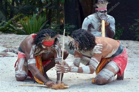 Groep Yugambeh Aboriginal Krijgers Mannen Redactionele Stockfoto