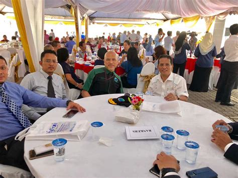 Menteri besar negeri sembilan, datuk seri mohamad hasan menjelaskan pembukaan kilang simen itu bukan sahaja dapat meningkatkan kapasiti pengeluaran simen tahunan malah dapat mengukuhkan syarikat sebagai pengeluar simen yang terkemuka di negara ini. Blog Rasmi PPIM: 4237) MAJLIS PERASMIAN KILANG ...