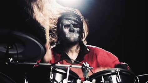 Slipknot is an american heavy metal band formed in des moines, iowa, in 1995 by percussionist shawn crahan, drummer joey jordison and bassist paul gray.after several lineup changes in its early years, the band settled on nine members for more than a decade: SLIPKNOT Drummer JAY WEINBERG On Wearing a Mask While ...