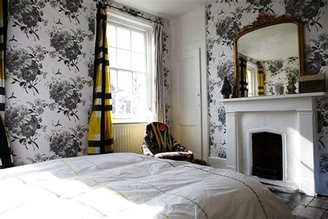 20 Awesome Bedroom Wallpaper Ideas For Your House Genmice