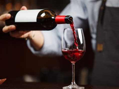 Sommeliers Give Tips On Ordering Wine For Beginners Insider