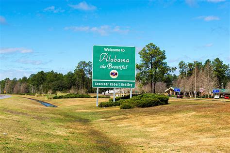 10 Welcome To Alabama Sign On I 10 Stock Photos Pictures And Royalty